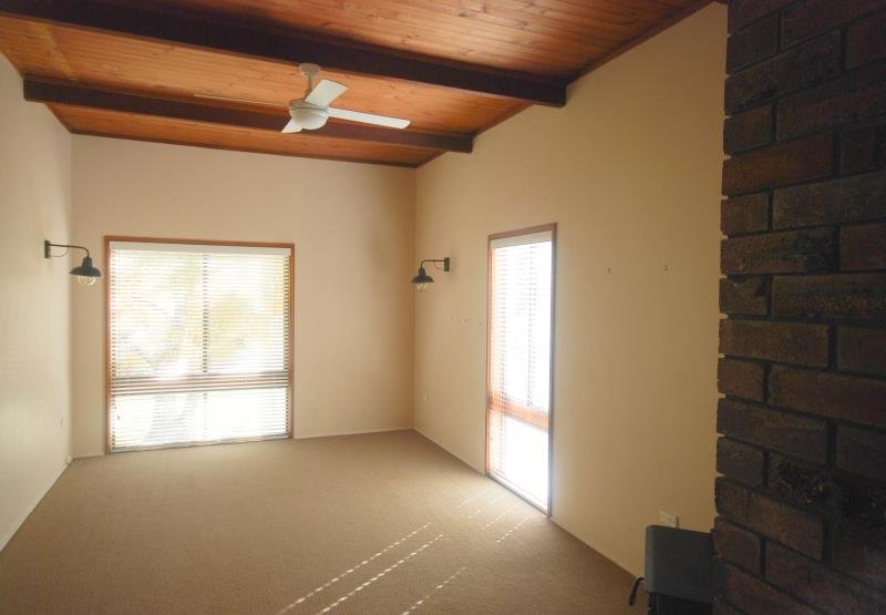 3 Falcon Place KOORINGAL 2