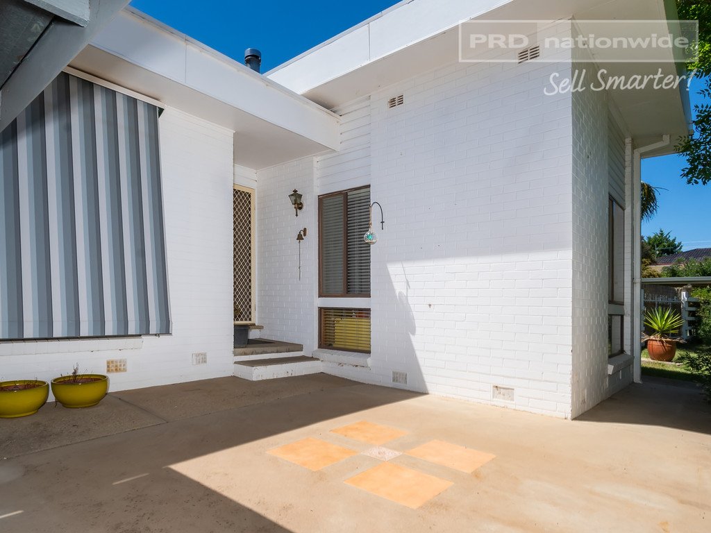 3 Falcon Place KOORINGAL 2