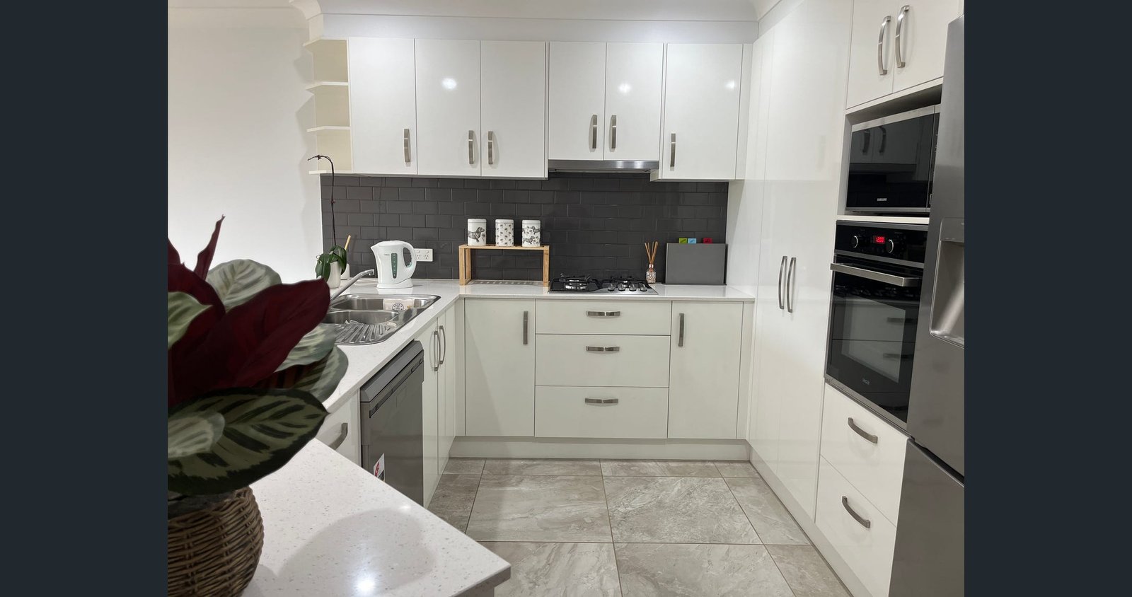 3 Faringdon Street TAMWORTH 2