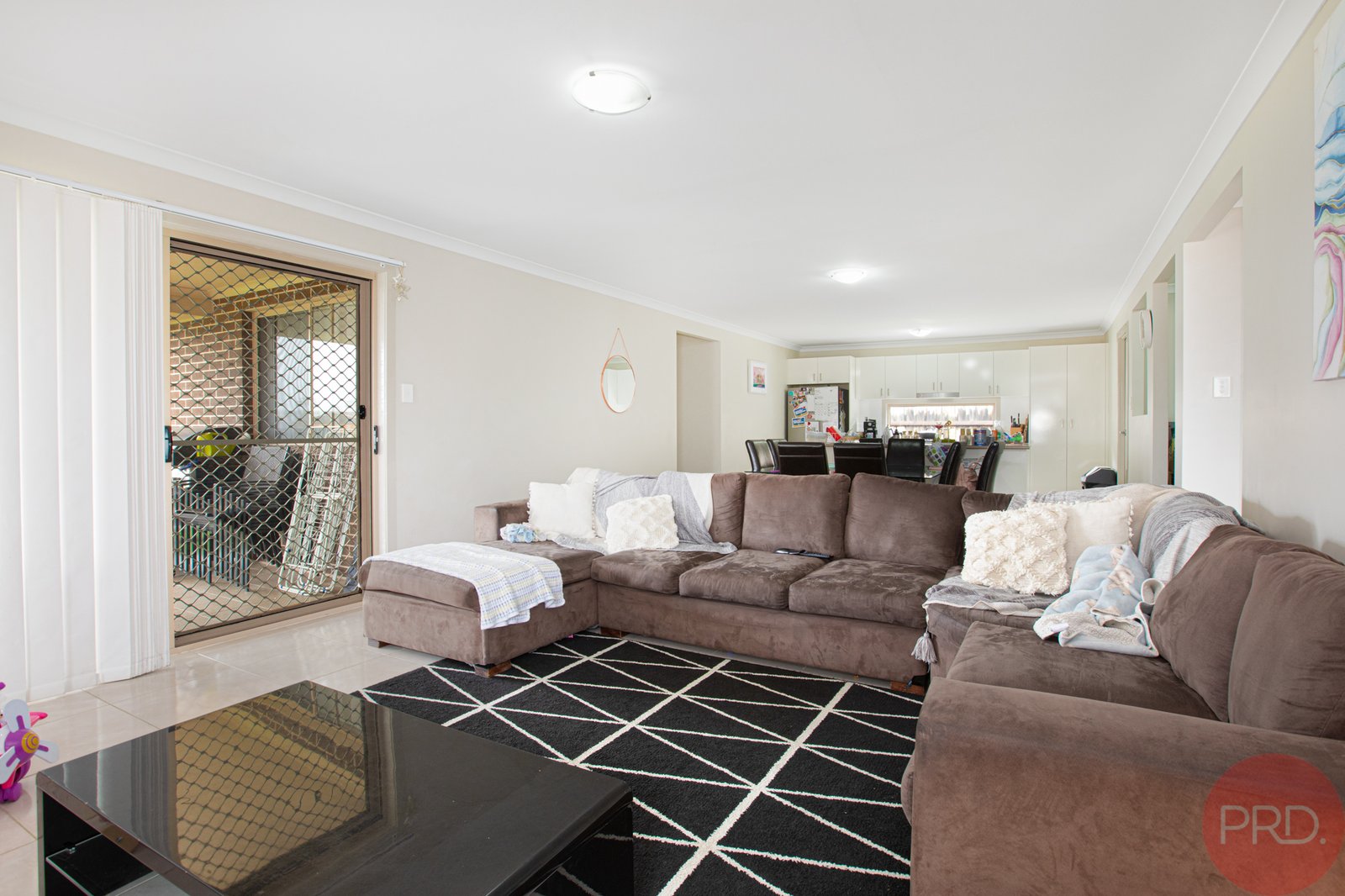 3 Finch Crescent ABERGLASSLYN 2