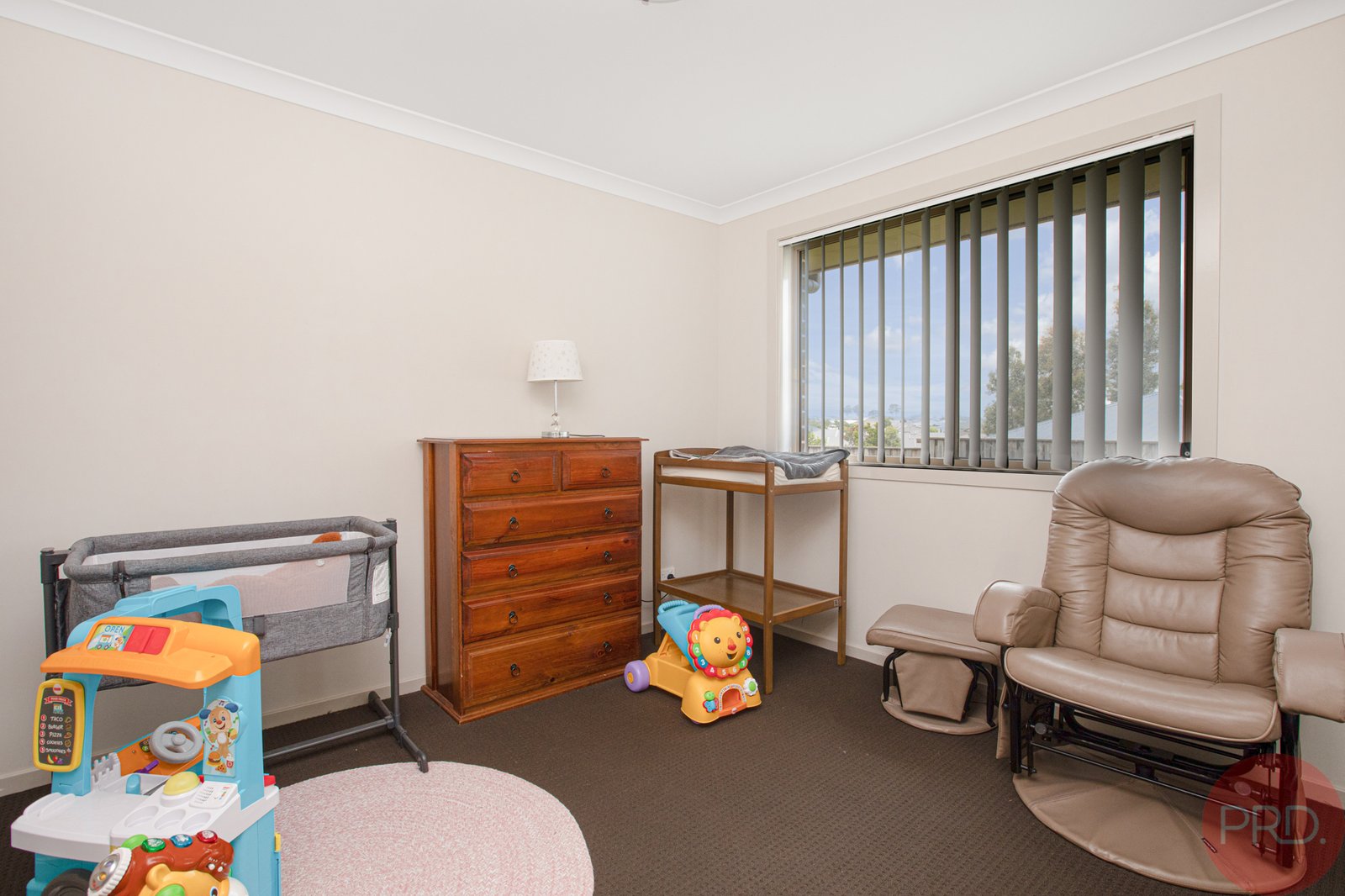3 Finch Crescent ABERGLASSLYN 9