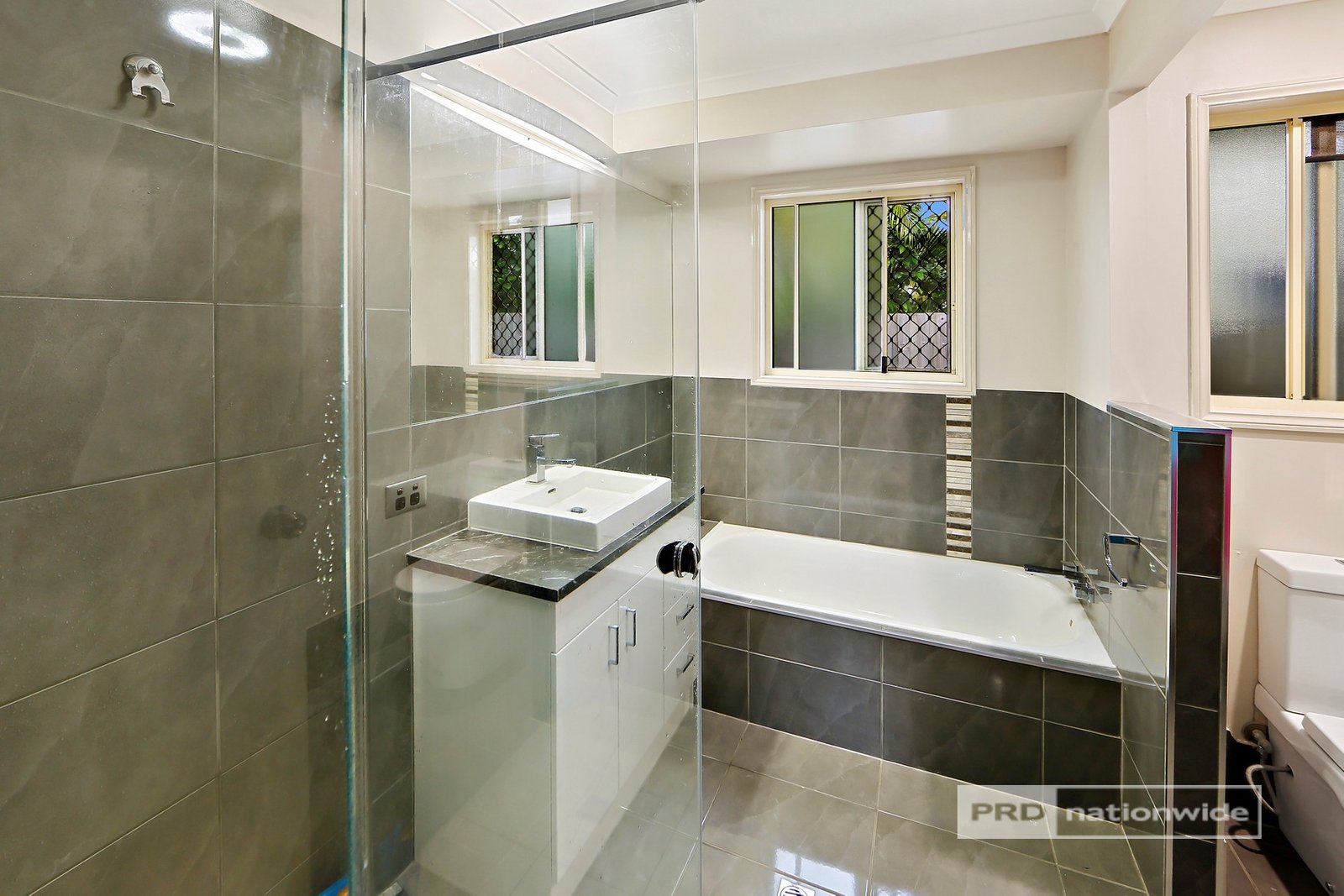 3 Fiona Court URANGAN 12