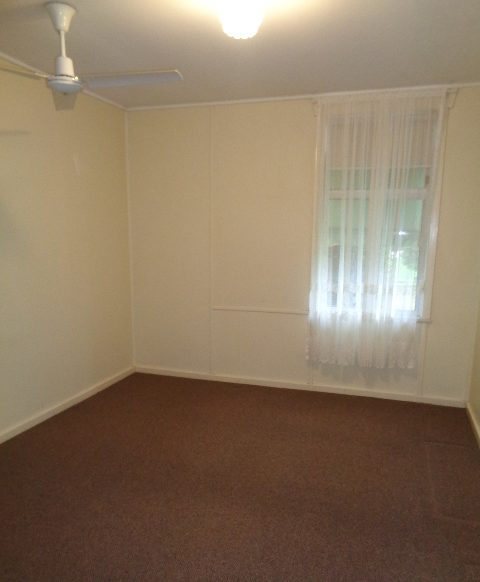 3 Flinders Court TUMUT 4