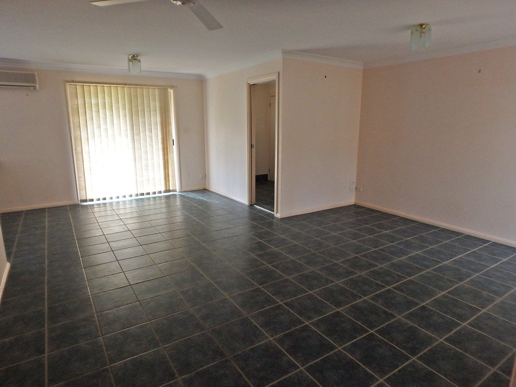 3 Flinders Drive LAURIETON 2