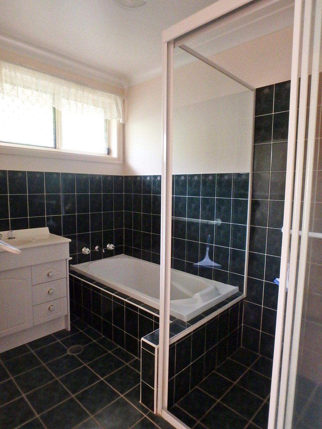 3 Flinders Drive LAURIETON 4
