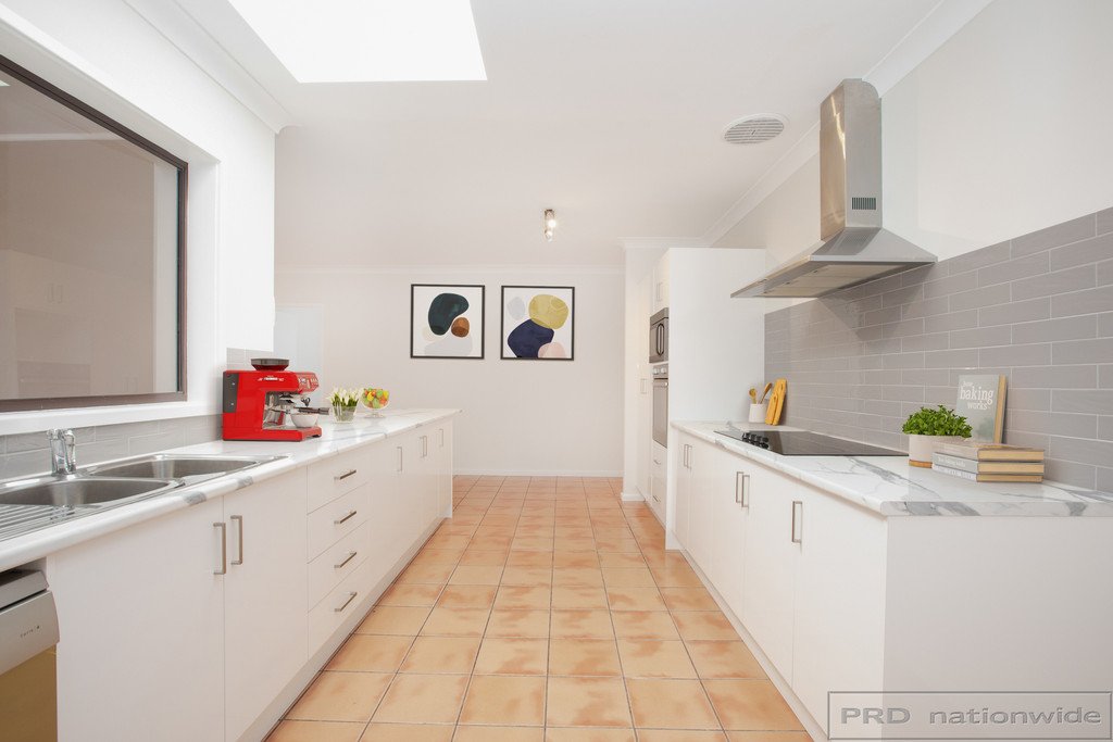 3 Galway Crescent METFORD 4