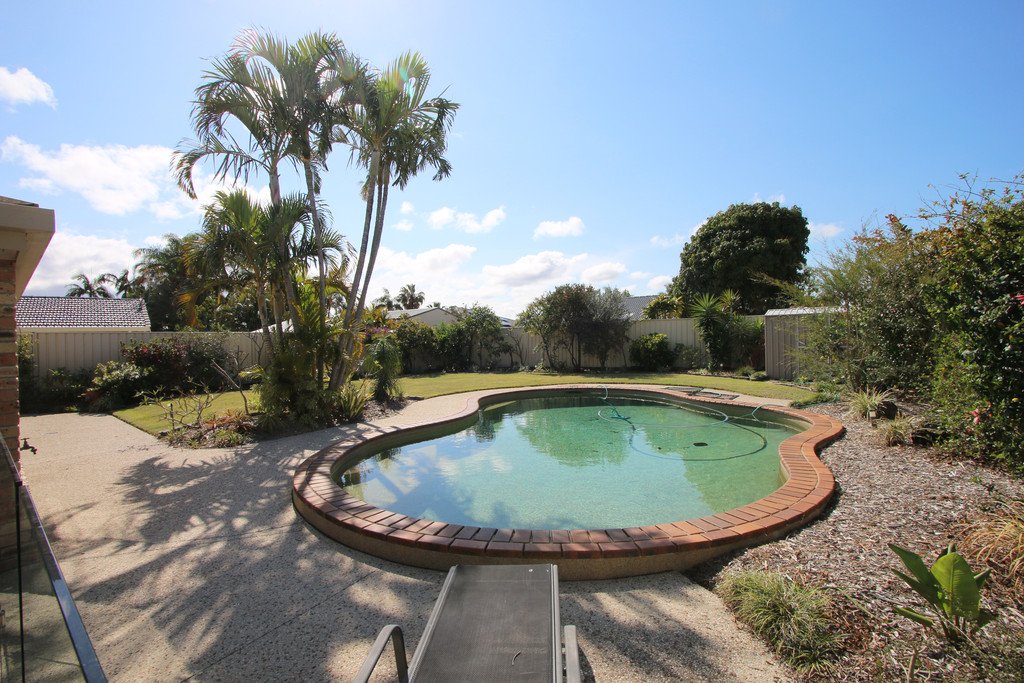 3 Gladiolus Court HOLLYWELL 1