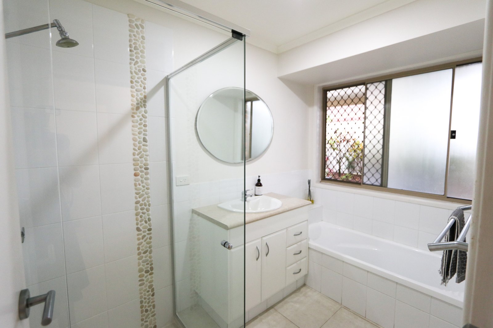 3 Gladiolus Court HOLLYWELL 16