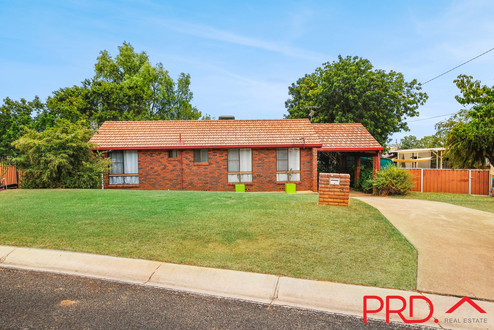 3 Glengarvin Drive TAMWORTH 2