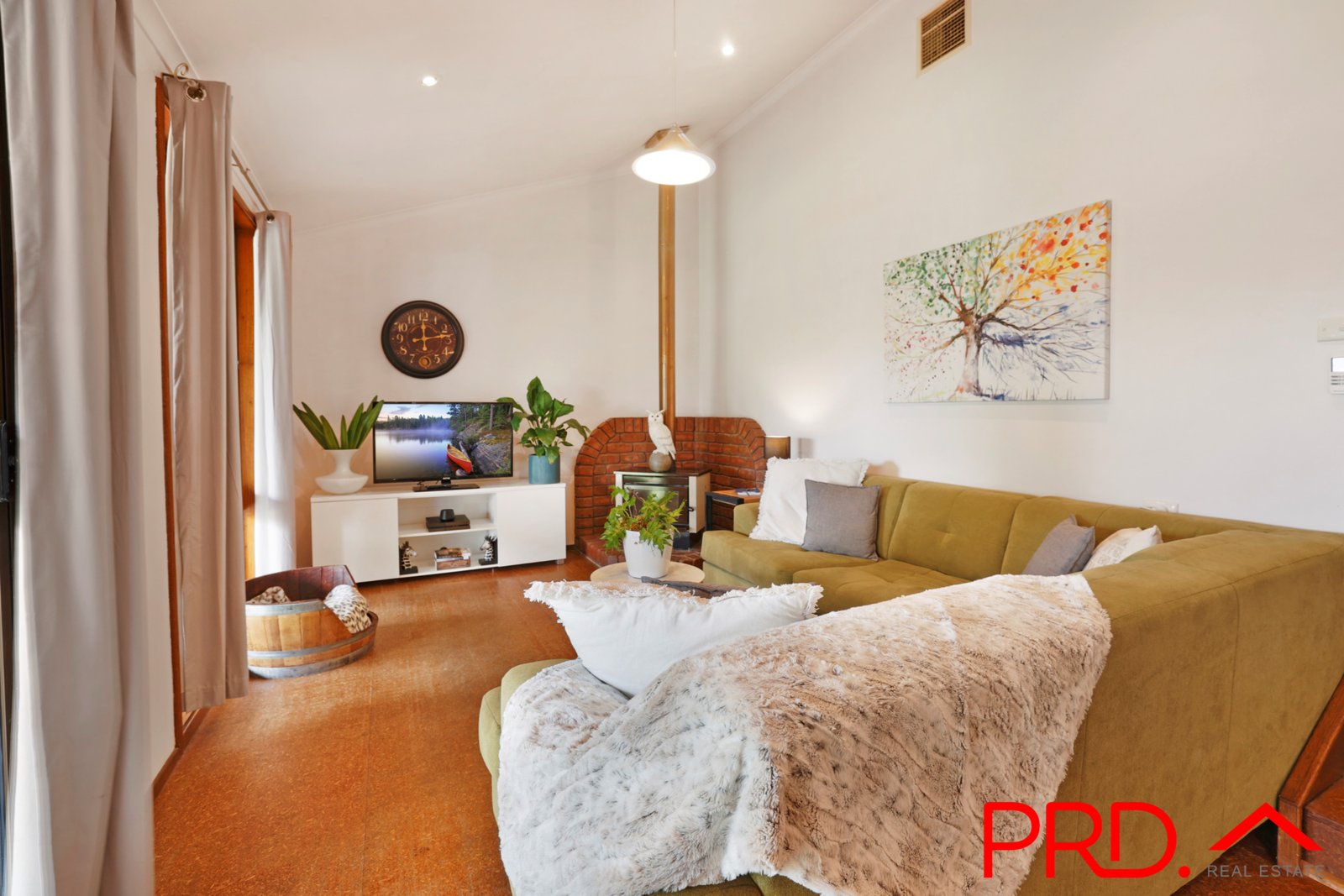 3 Glengarvin Drive TAMWORTH 8