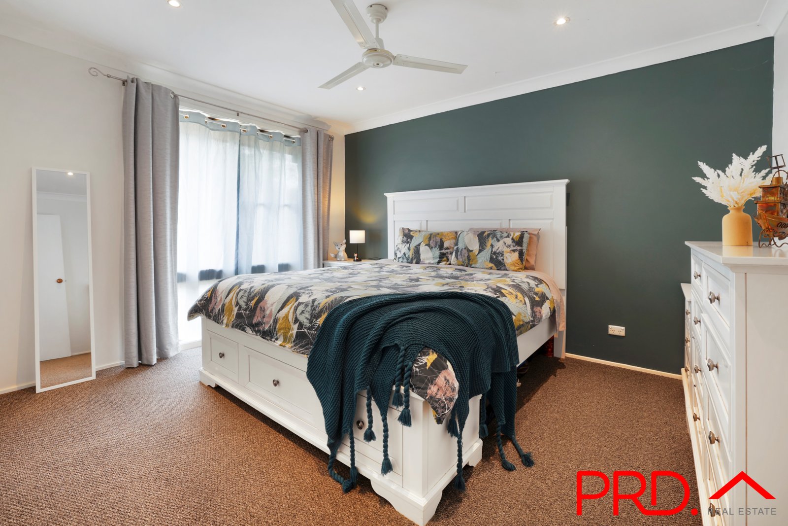 3 Glengarvin Drive TAMWORTH 16