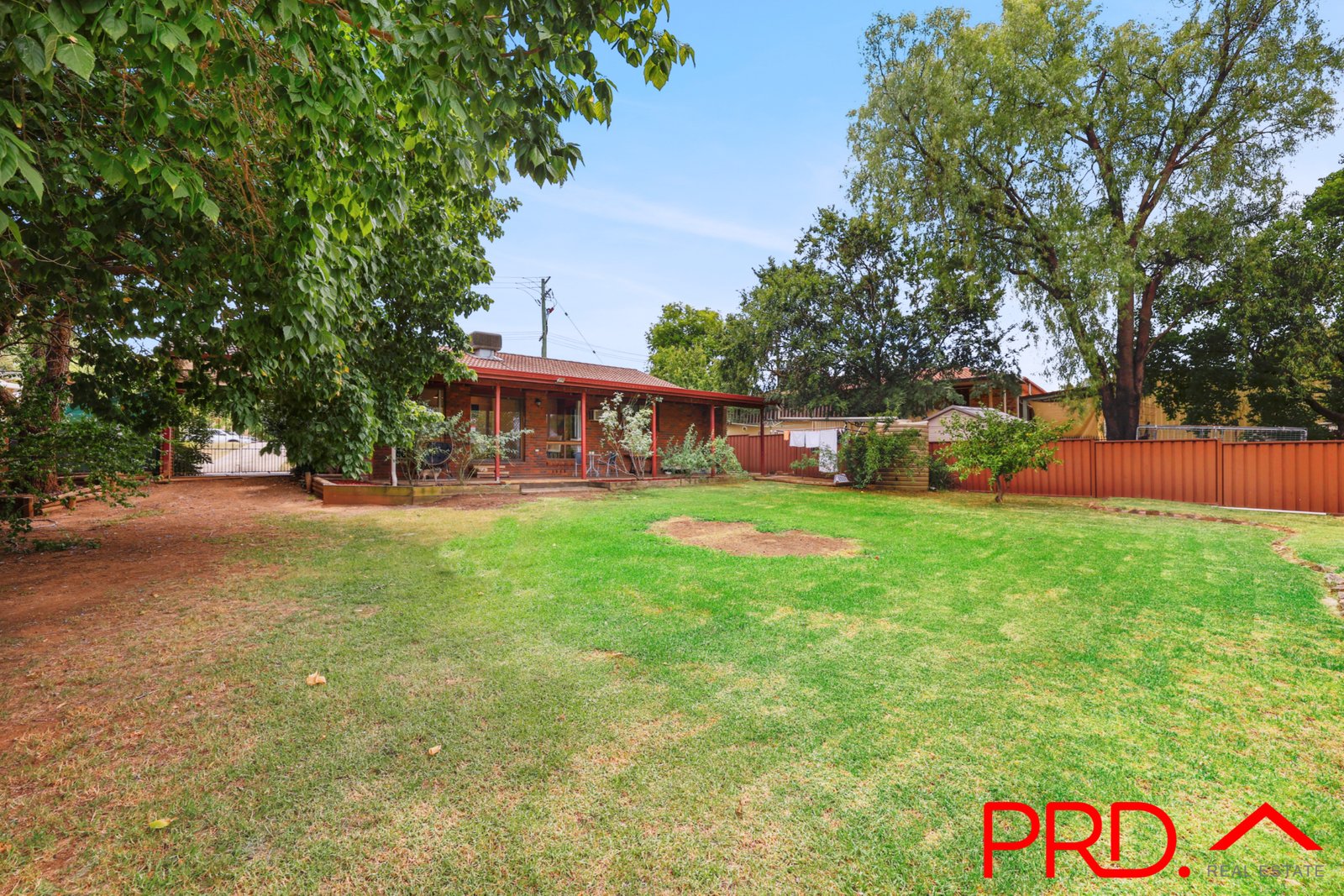 3 Glengarvin Drive TAMWORTH 21