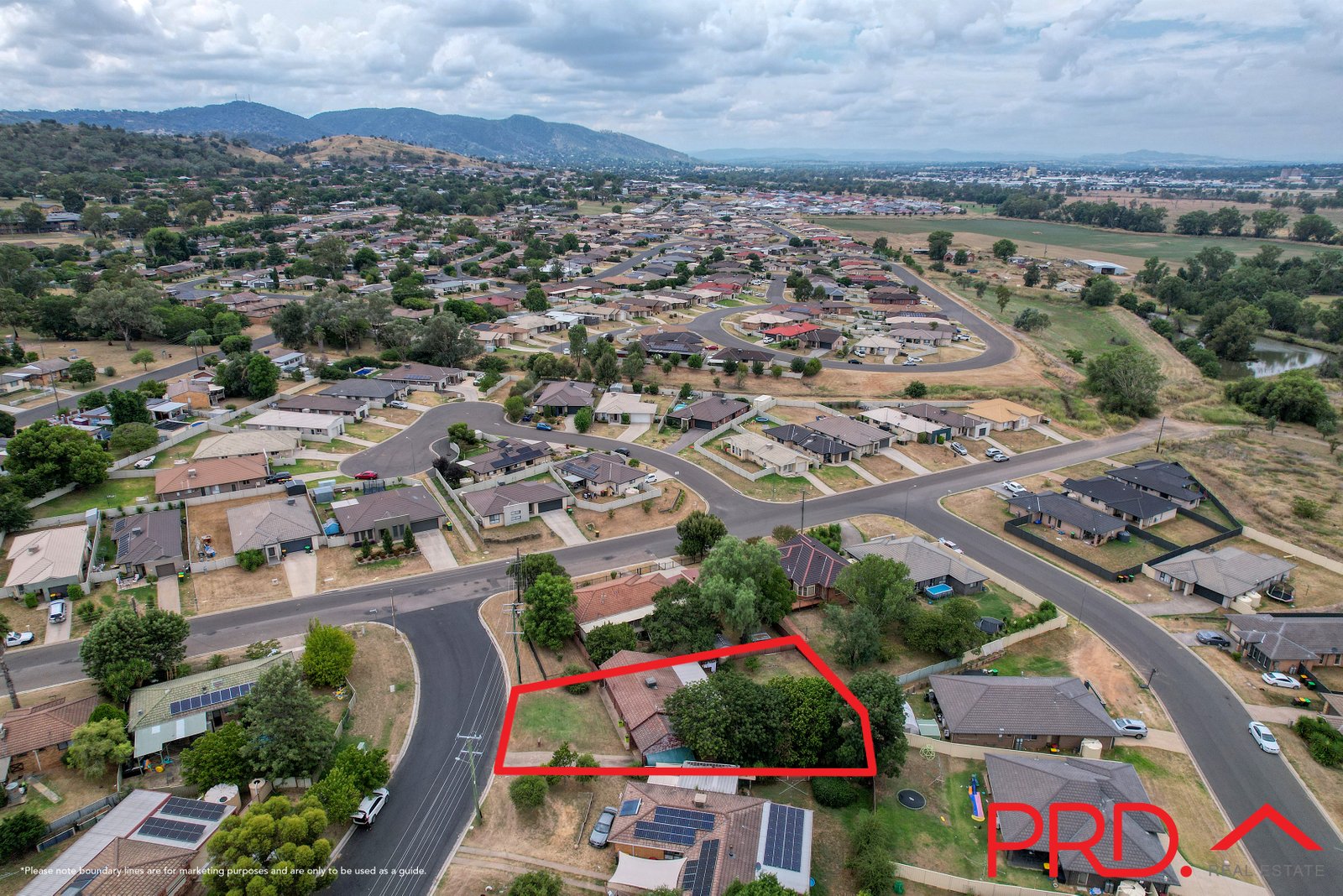 3 Glengarvin Drive TAMWORTH 25