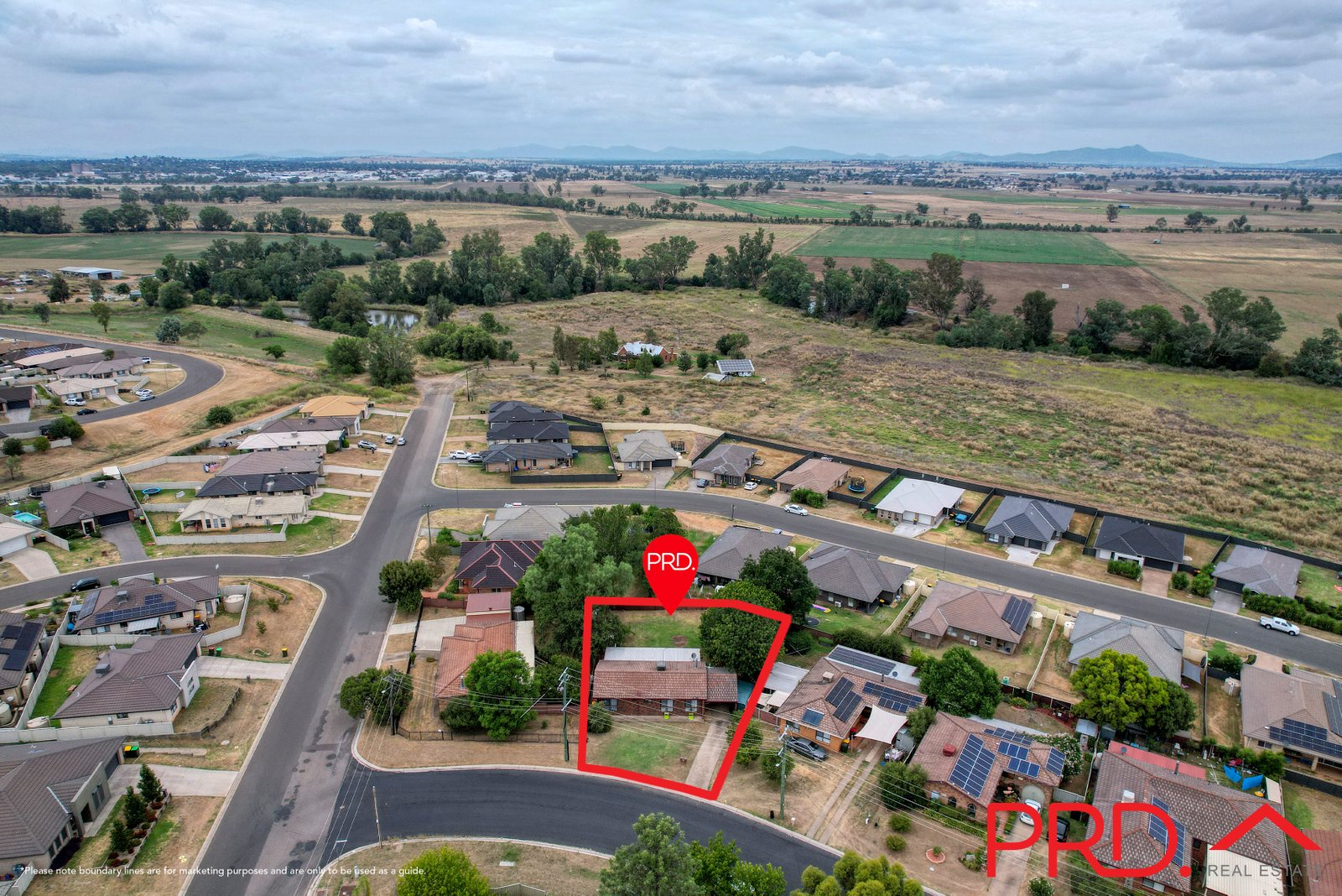 3 Glengarvin Drive TAMWORTH 16