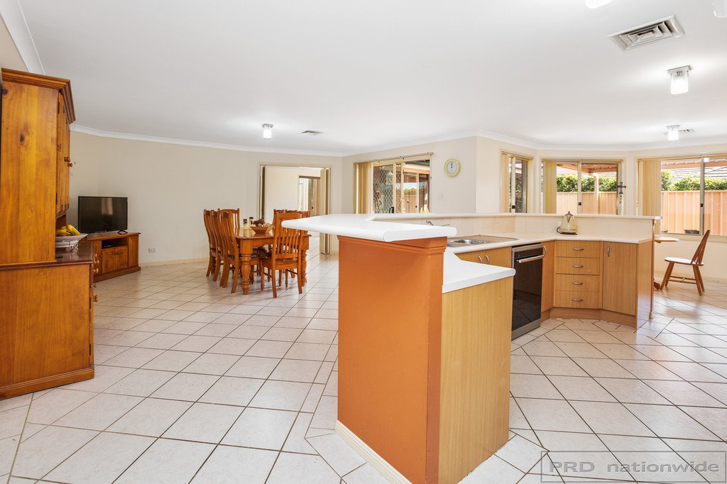 3 Glover Crescent METFORD 4
