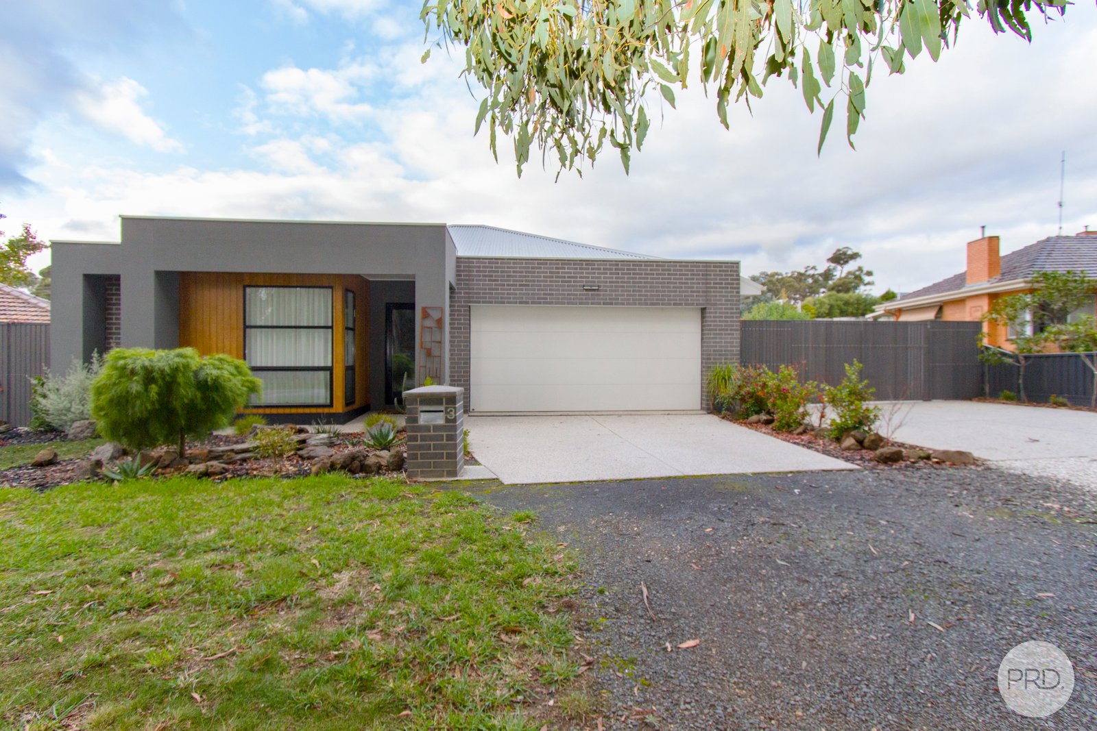 3 Gracefield Road BROWN HILL 1