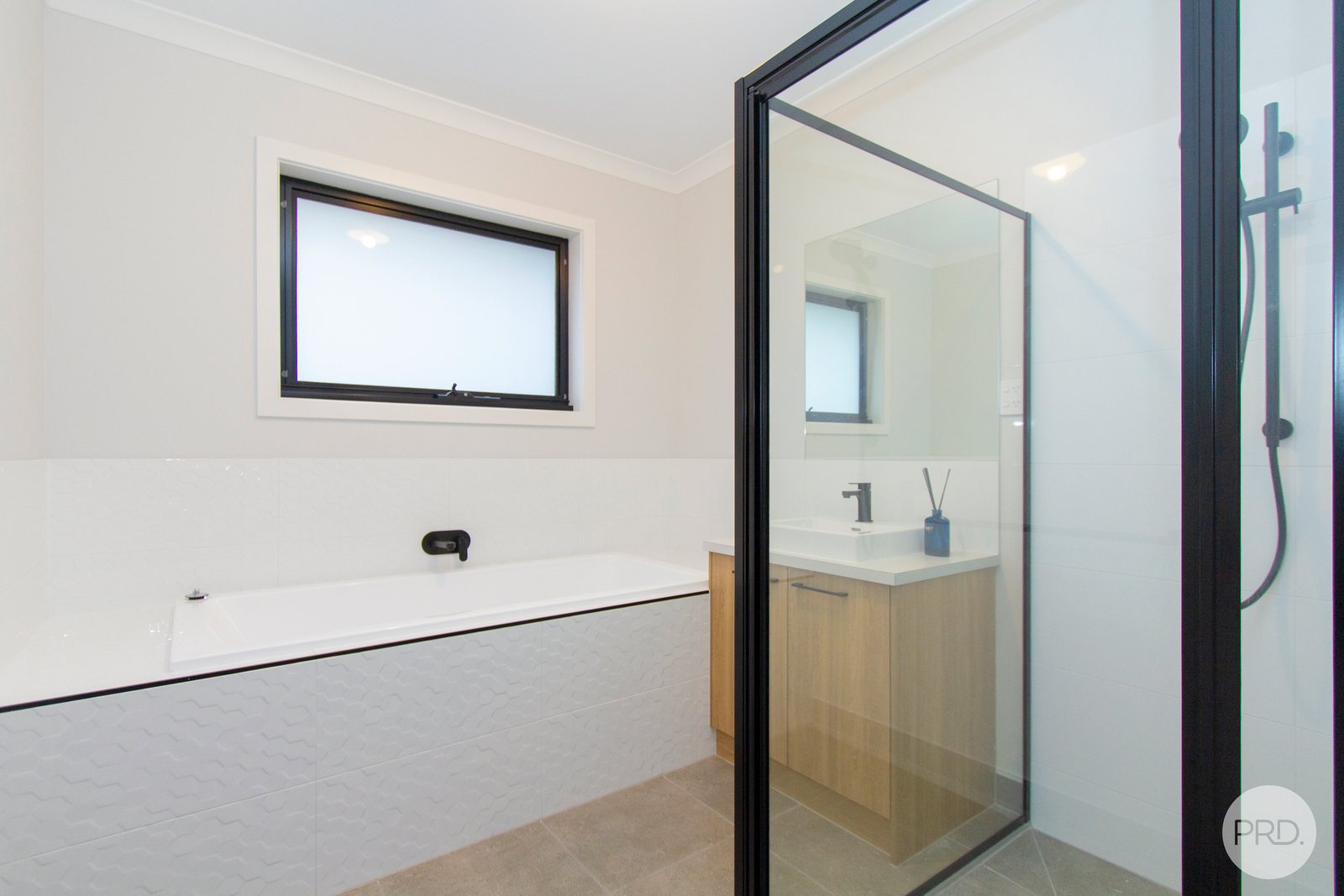 3 Gracefield Road BROWN HILL 15