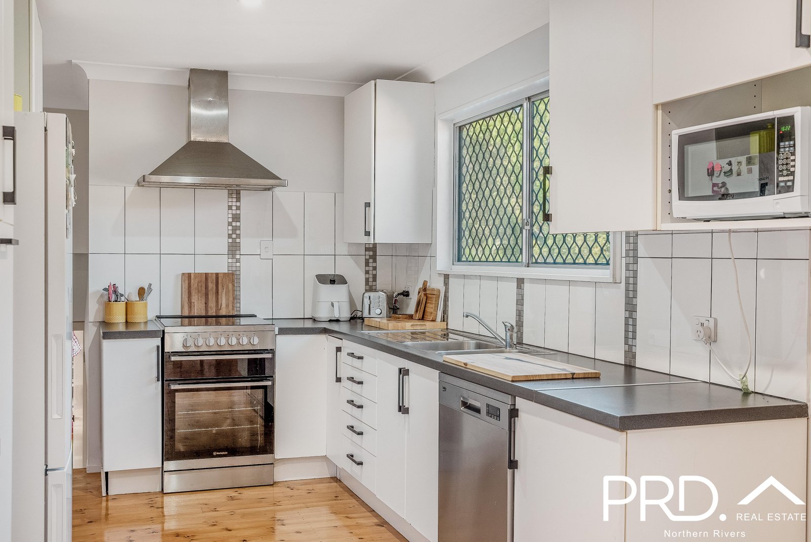 3 Graham Place GOONELLABAH 10