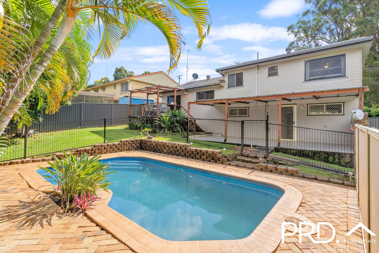 3 Graham Place GOONELLABAH 2