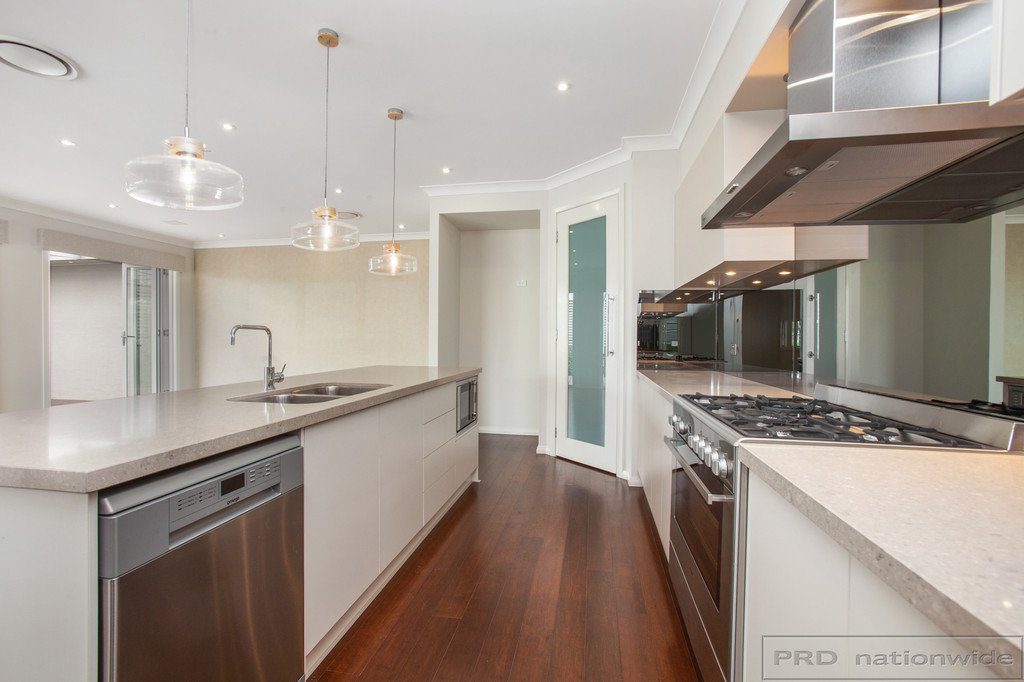 3 Grand Parade RUTHERFORD 8