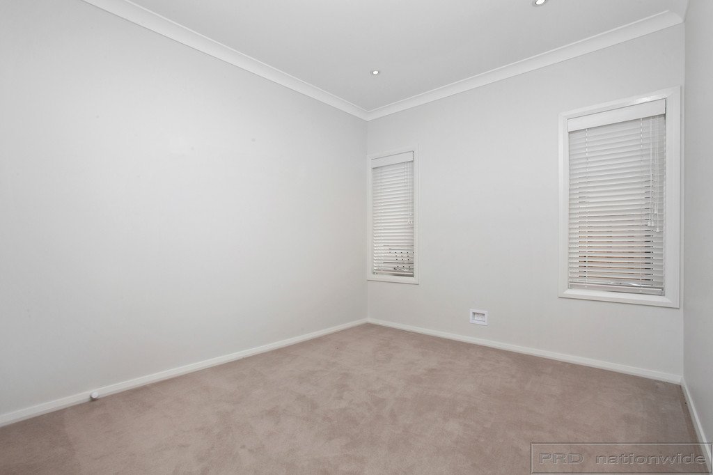 3 Grand Parade RUTHERFORD 18