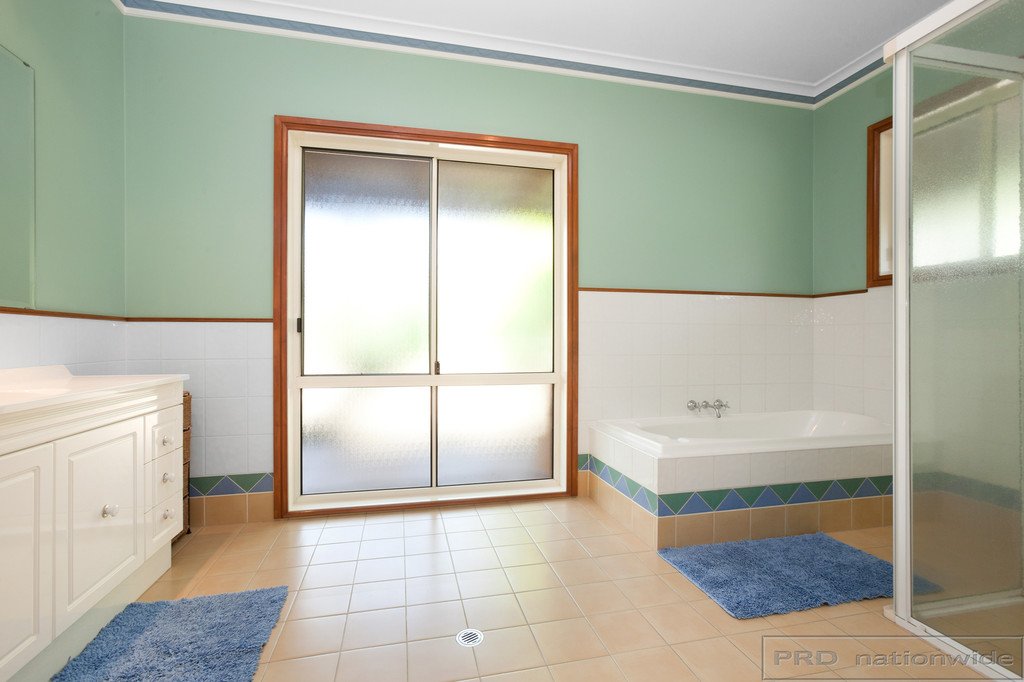 3 Grossman Place WALLALONG 24