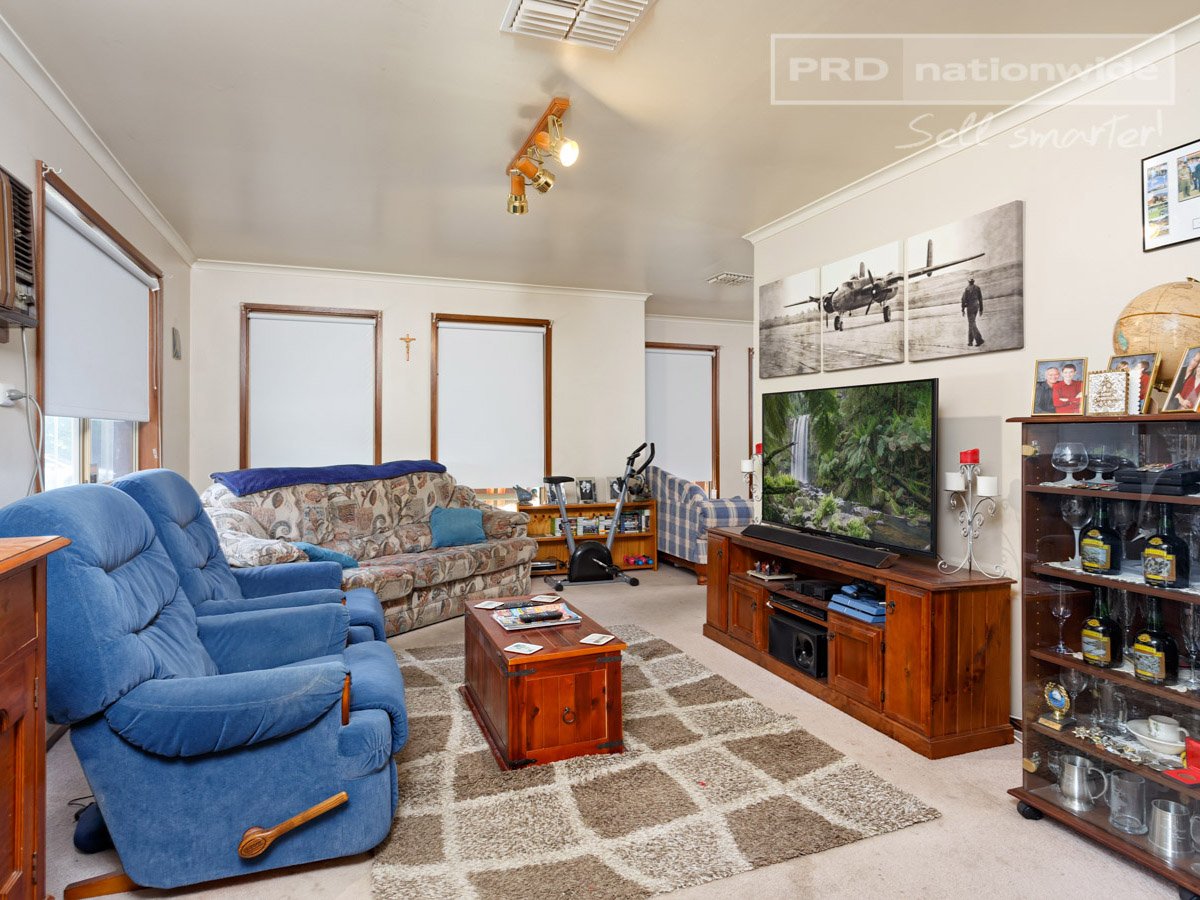 3 Gunyah Place GLENFIELD PARK 2