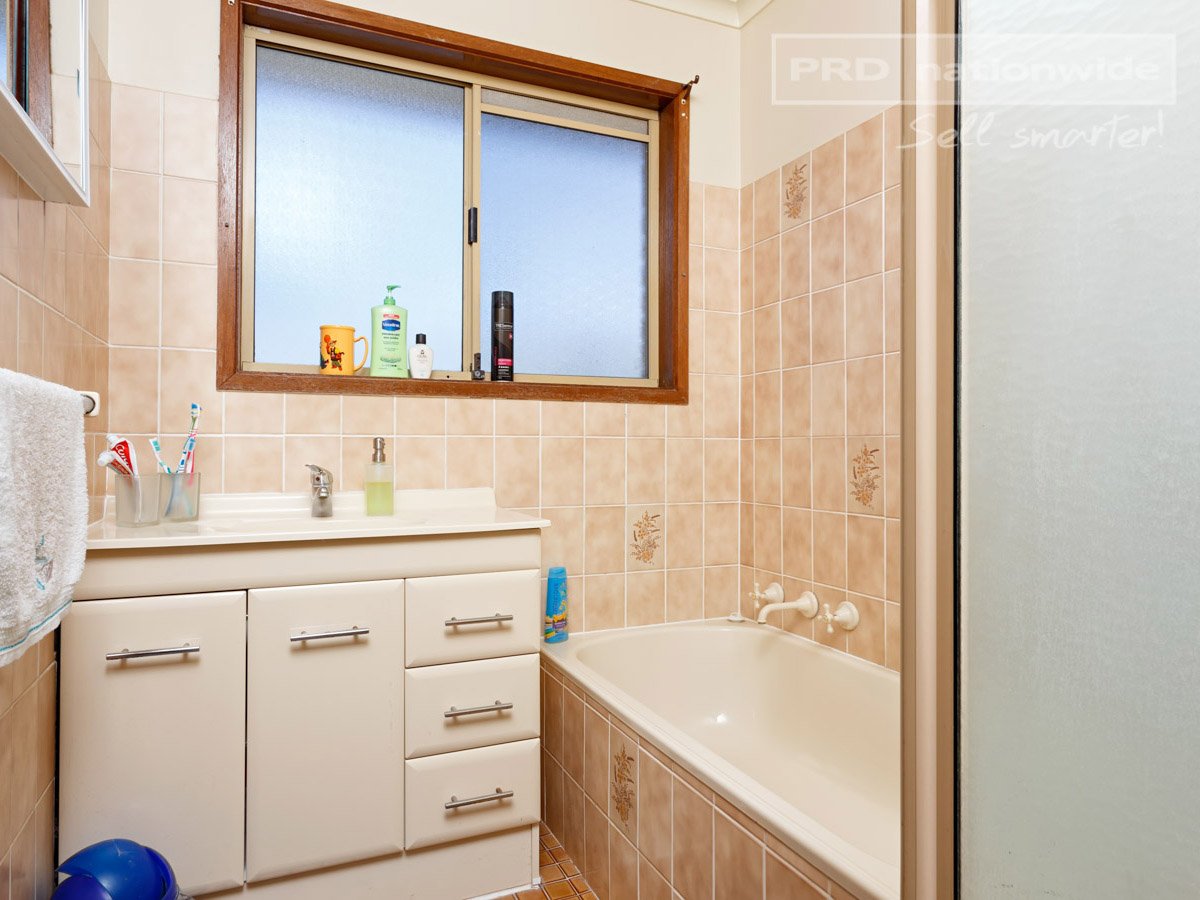 3 Gunyah Place GLENFIELD PARK 4