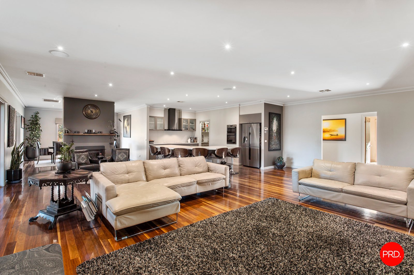 3 Hall Crescent JUNORTOUN 9