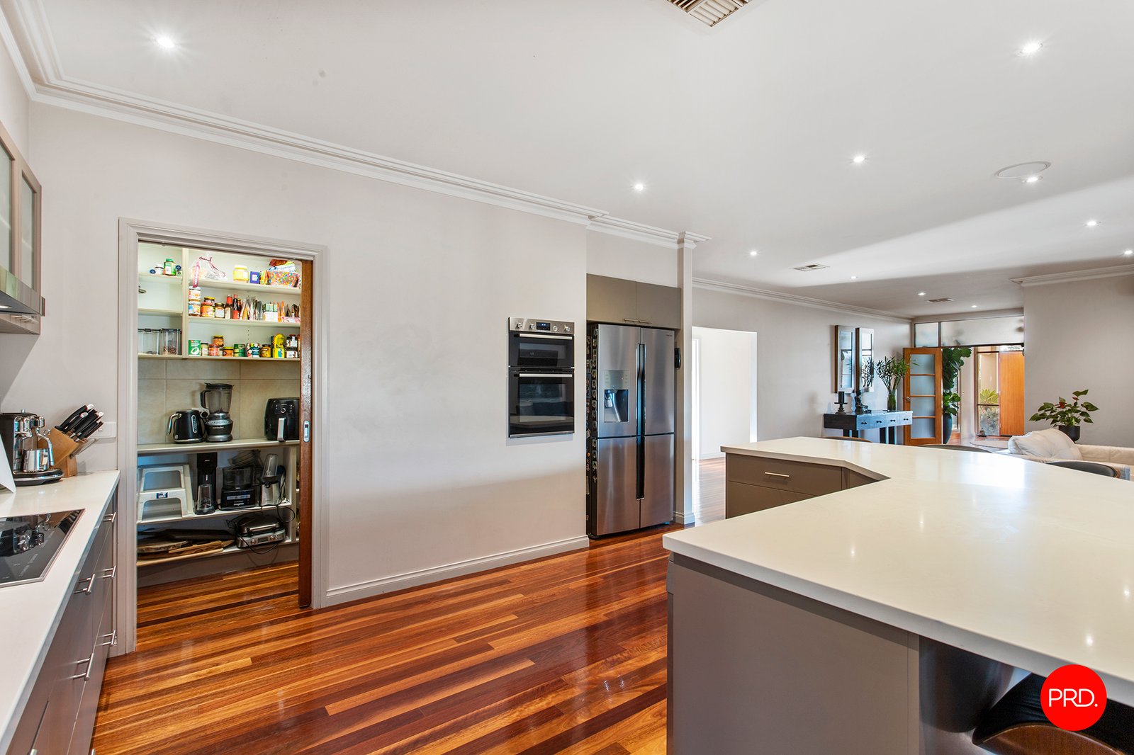 3 Hall Crescent JUNORTOUN 11