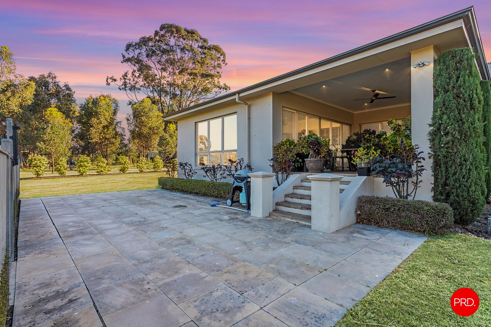 3 Hall Crescent JUNORTOUN 28