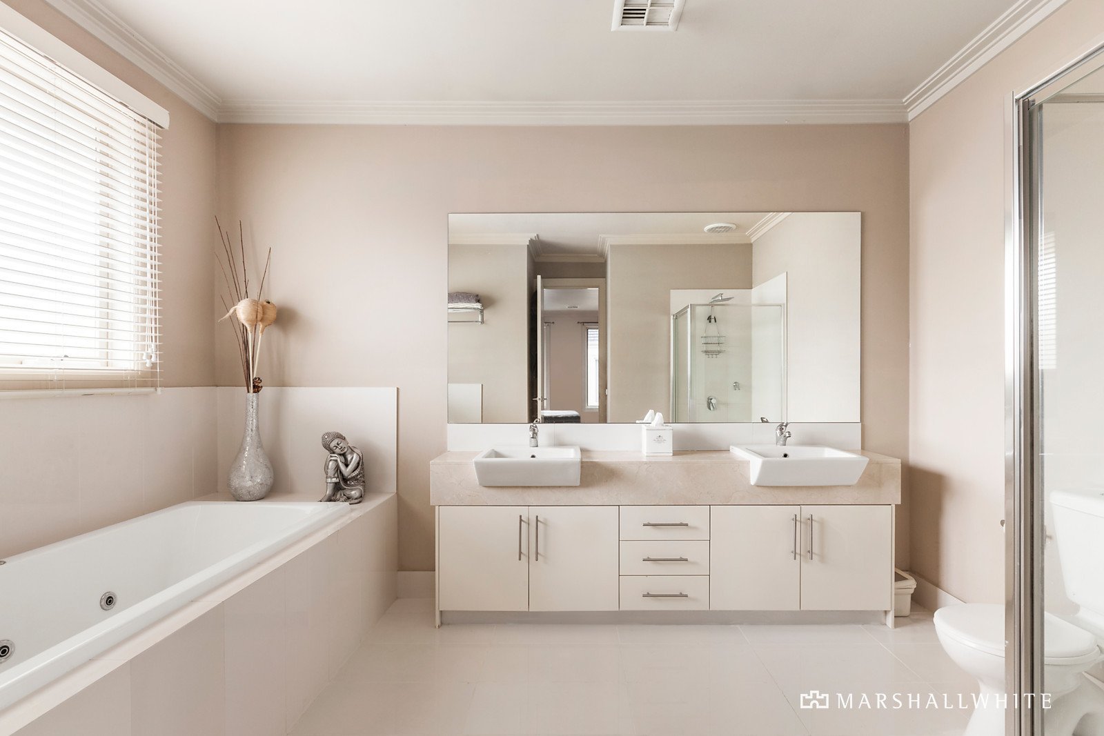 3 Halsbury Close, Doncaster East, VIC