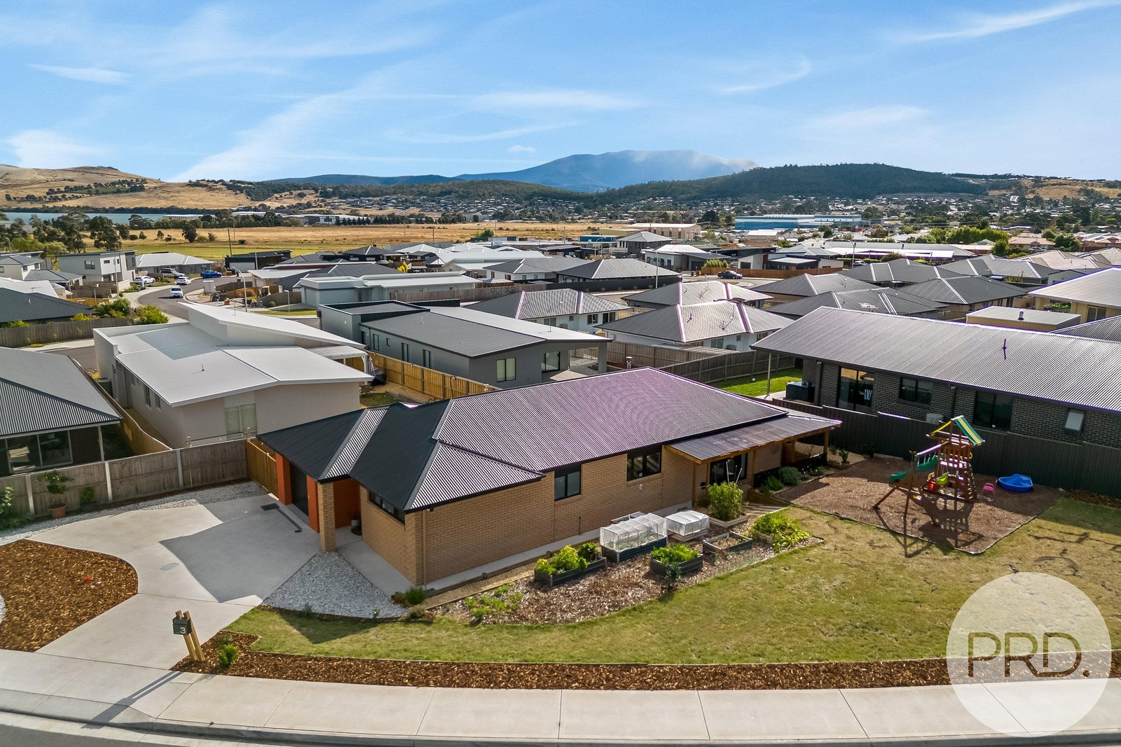 3 Harmsworth Road OAKDOWNS 2