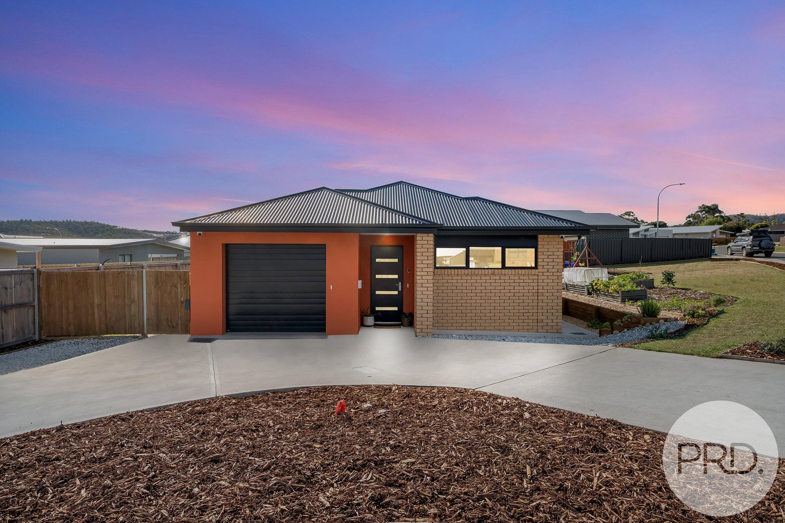 3 Harmsworth Road OAKDOWNS 3