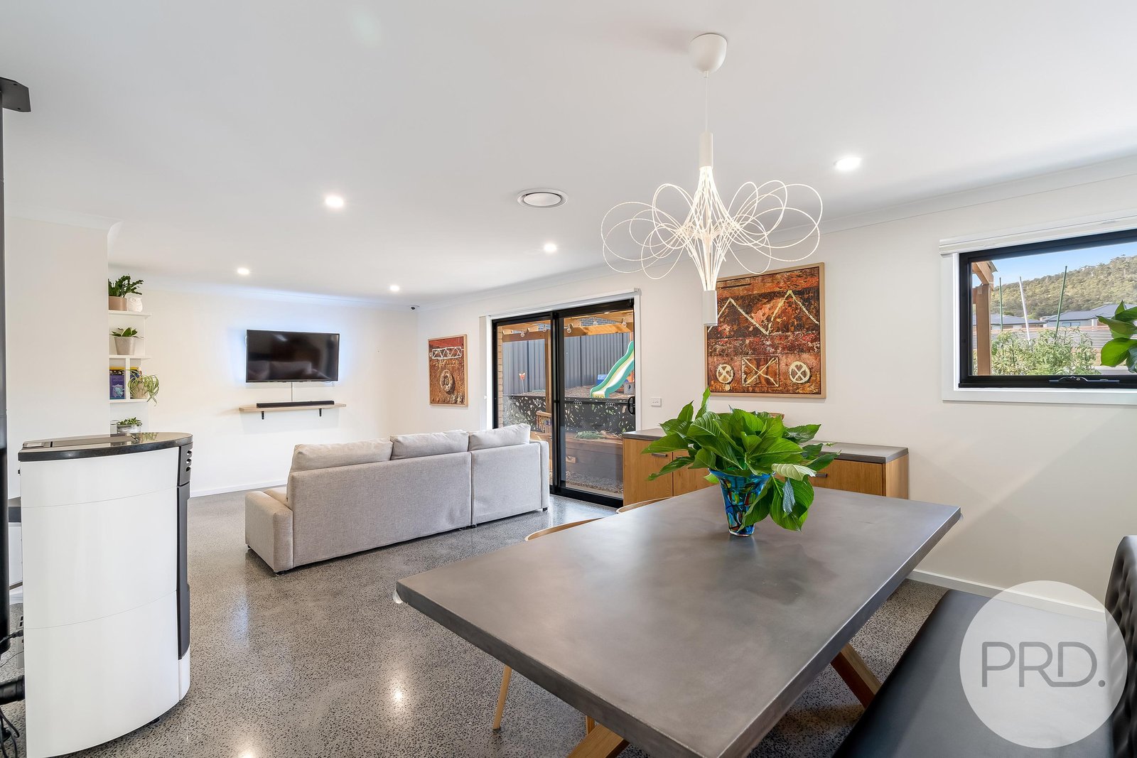 3 Harmsworth Road OAKDOWNS 9