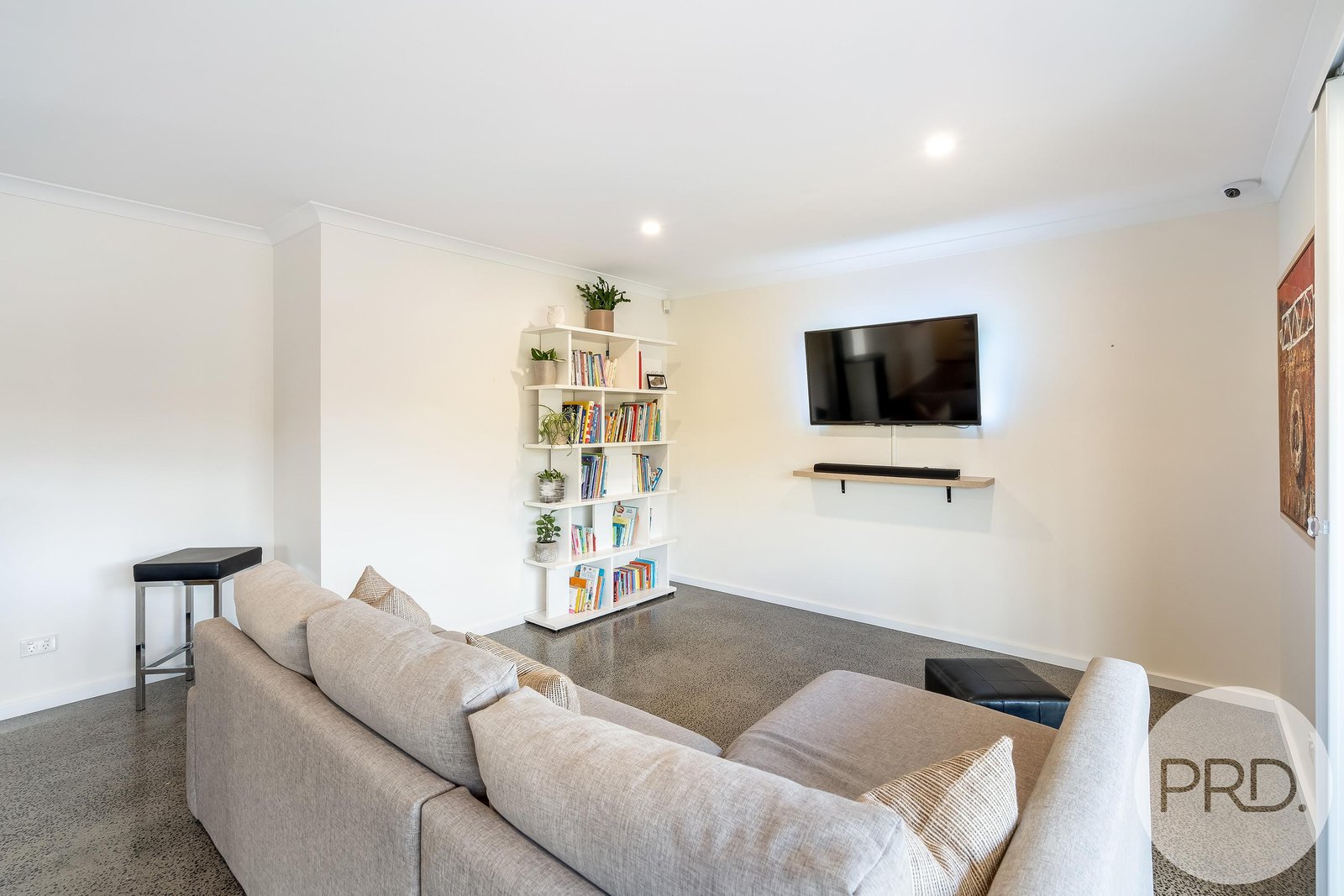 3 Harmsworth Road OAKDOWNS 12