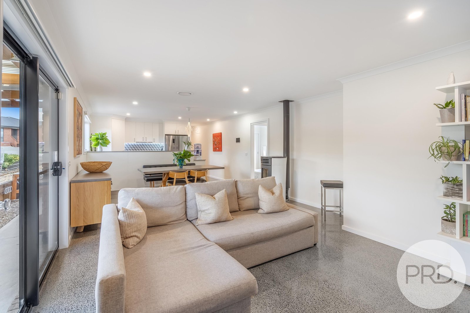 3 Harmsworth Road OAKDOWNS 13