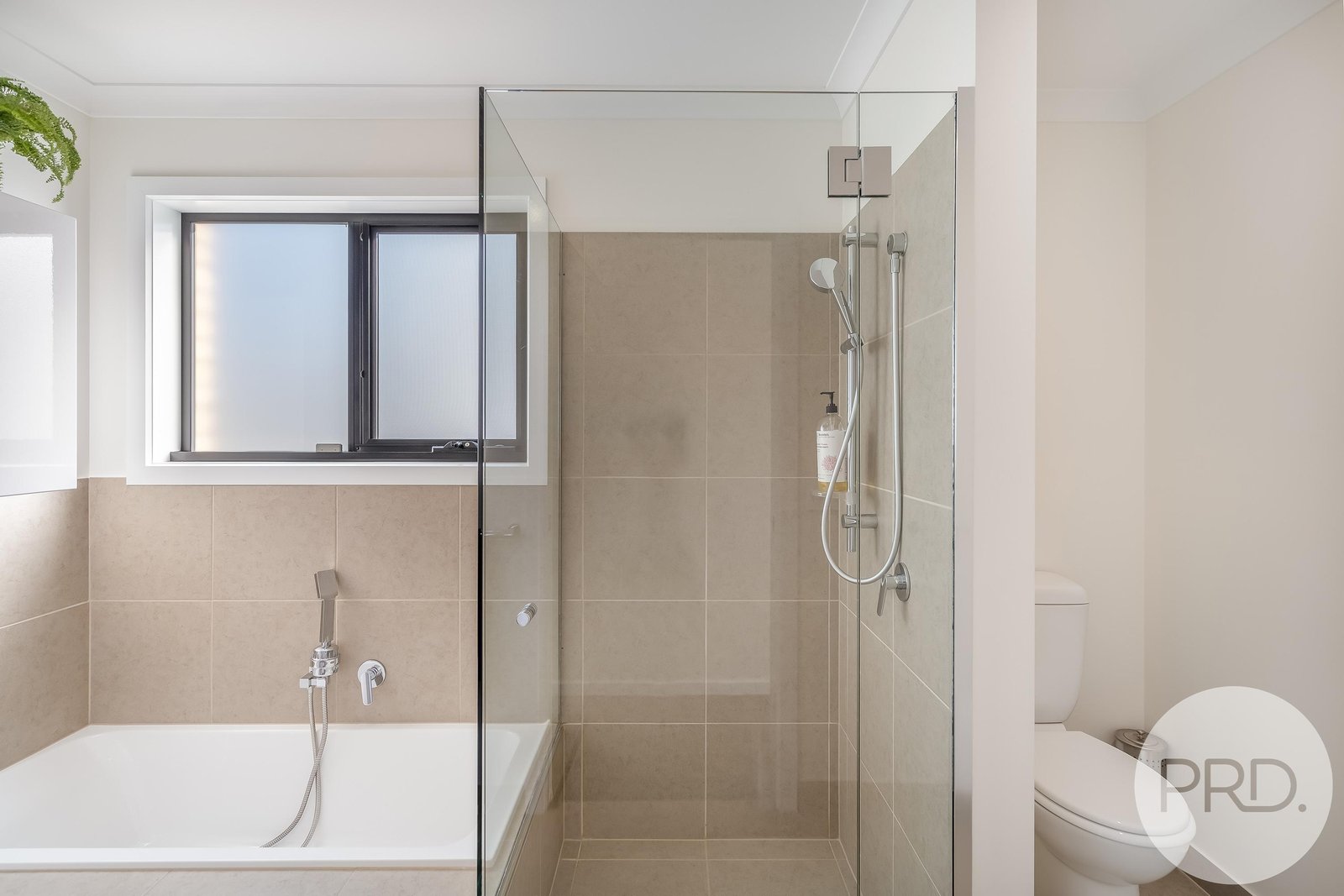 3 Harmsworth Road OAKDOWNS 16