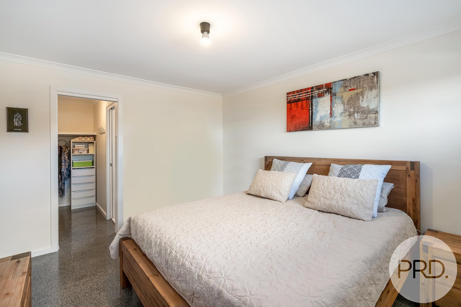 3 Harmsworth Road OAKDOWNS 18