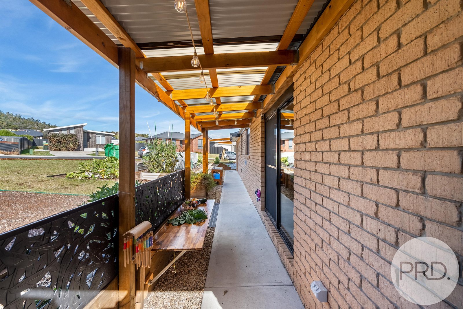 3 Harmsworth Road OAKDOWNS 24