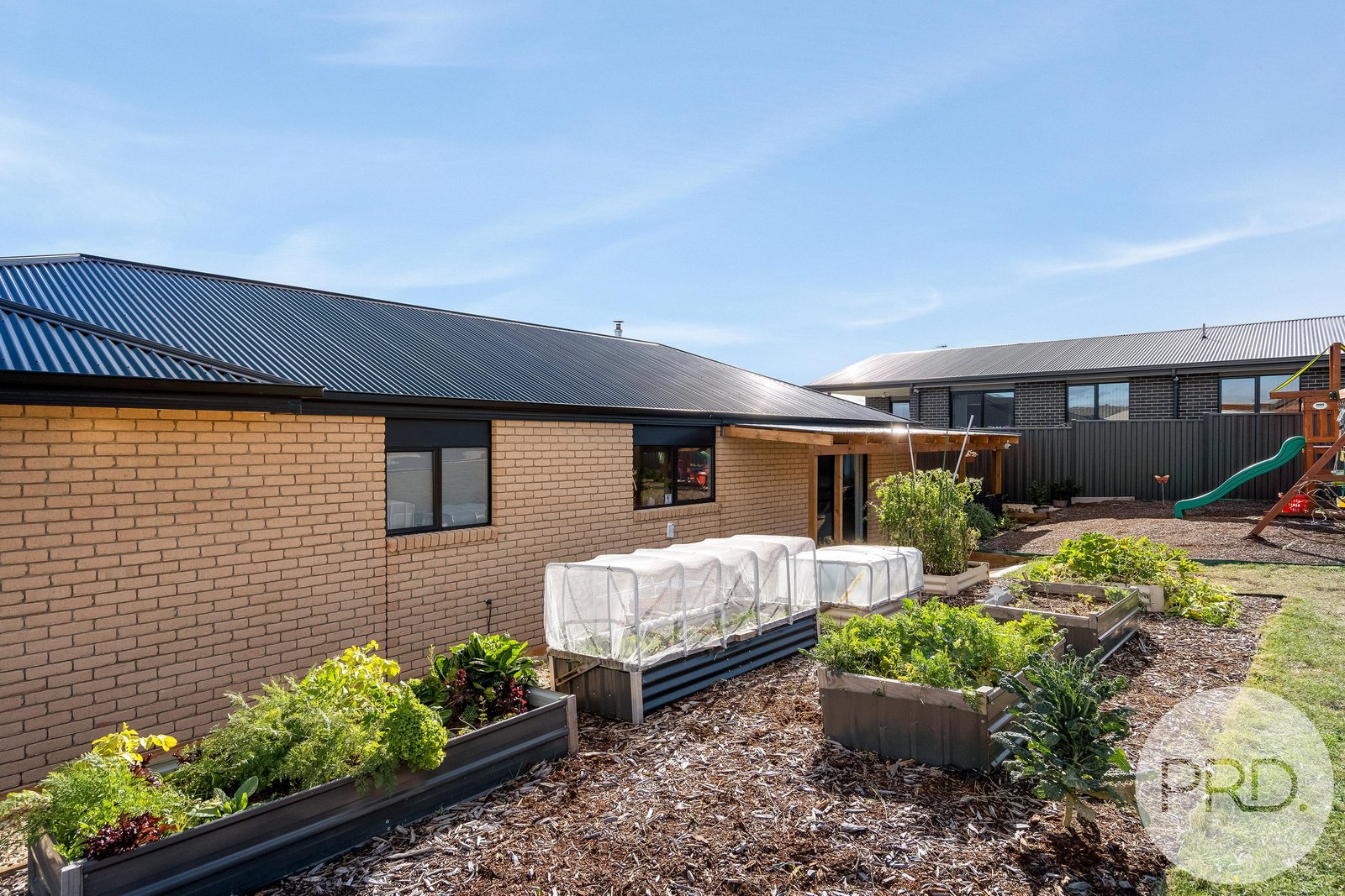 3 Harmsworth Road OAKDOWNS 25