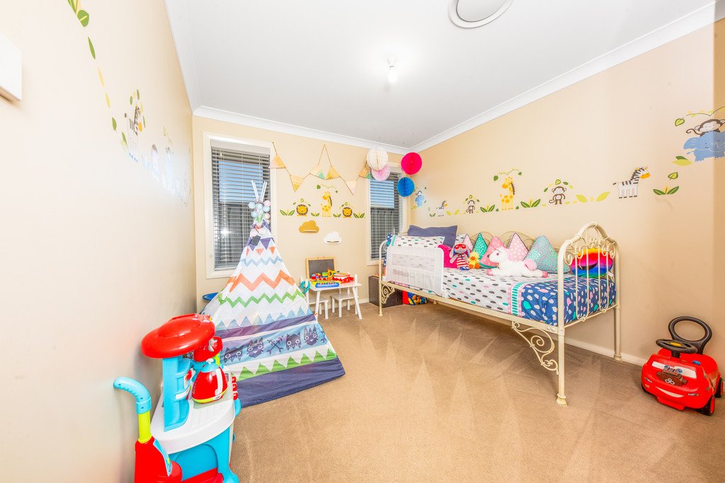 3 Hepburn Close RUTHERFORD 12