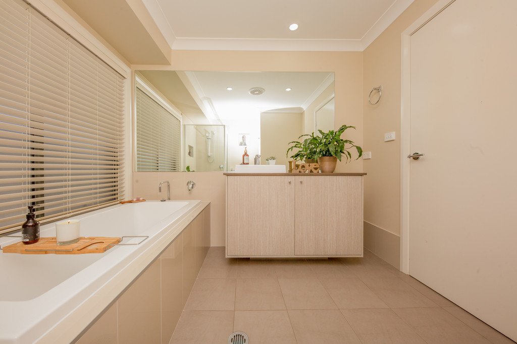 3 Hepburn Close RUTHERFORD 14