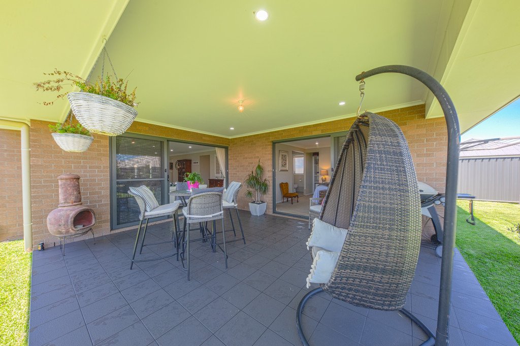 3 Hepburn Close RUTHERFORD 18