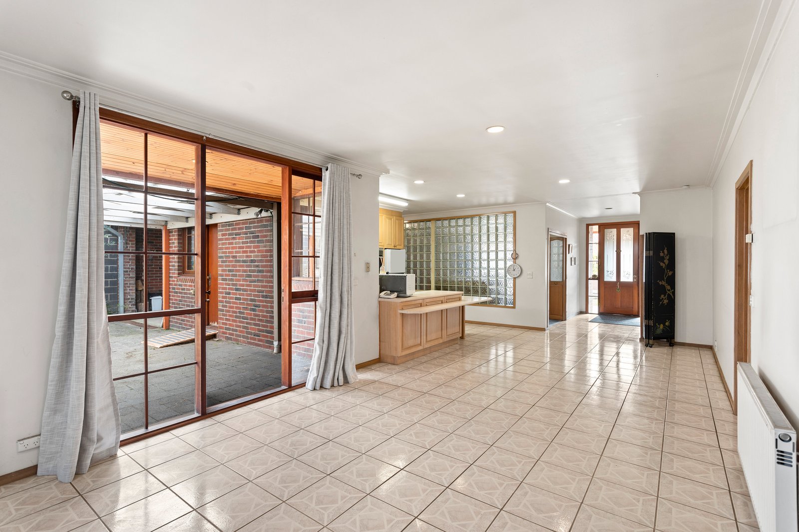 Real Estate and Property in 3 Hethersett Grove, Carnegie, VIC