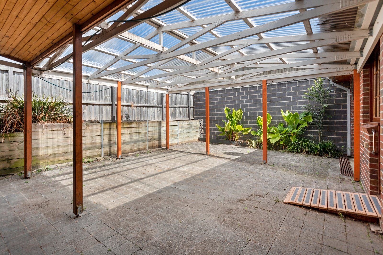 Real Estate and Property in 3 Hethersett Grove, Carnegie, VIC