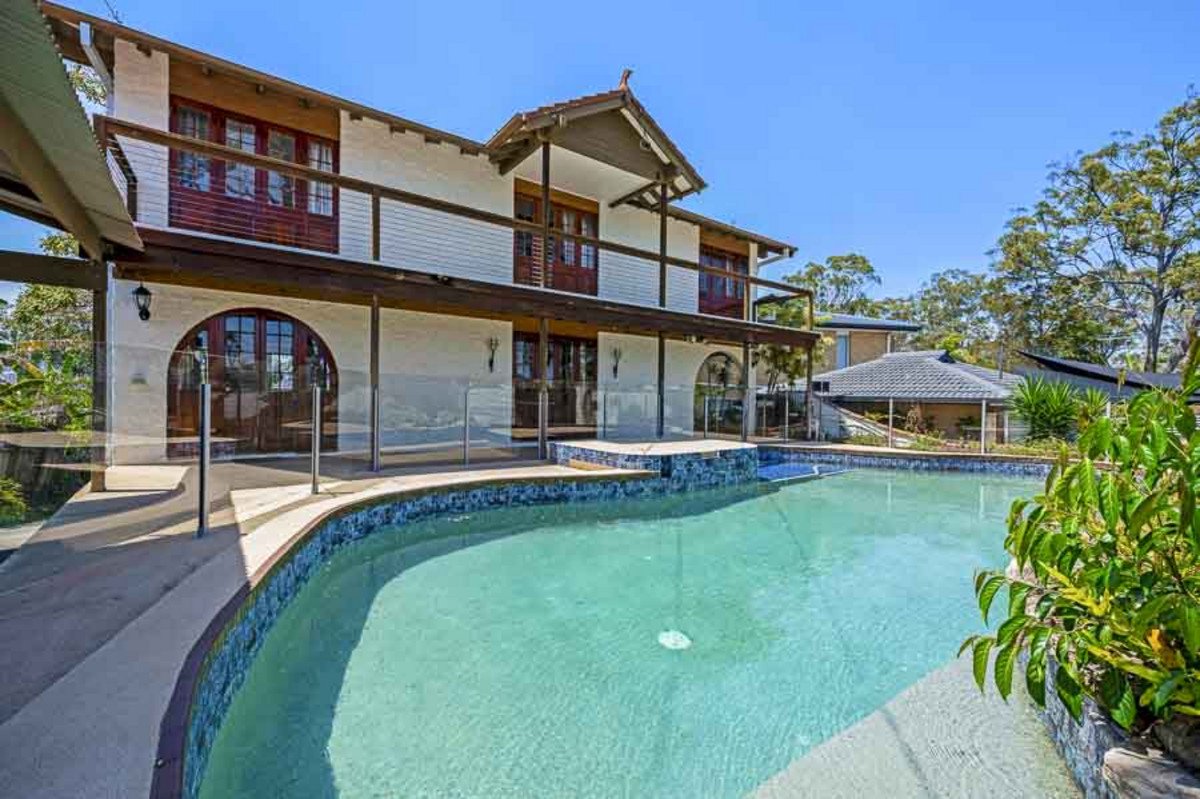 3 Hillview Parade Ashmore 1