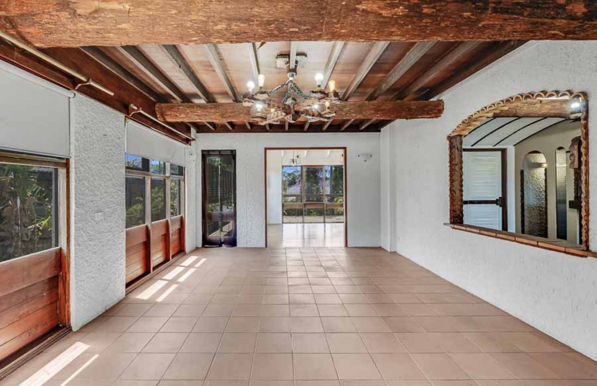 3 Hillview Parade Ashmore 4