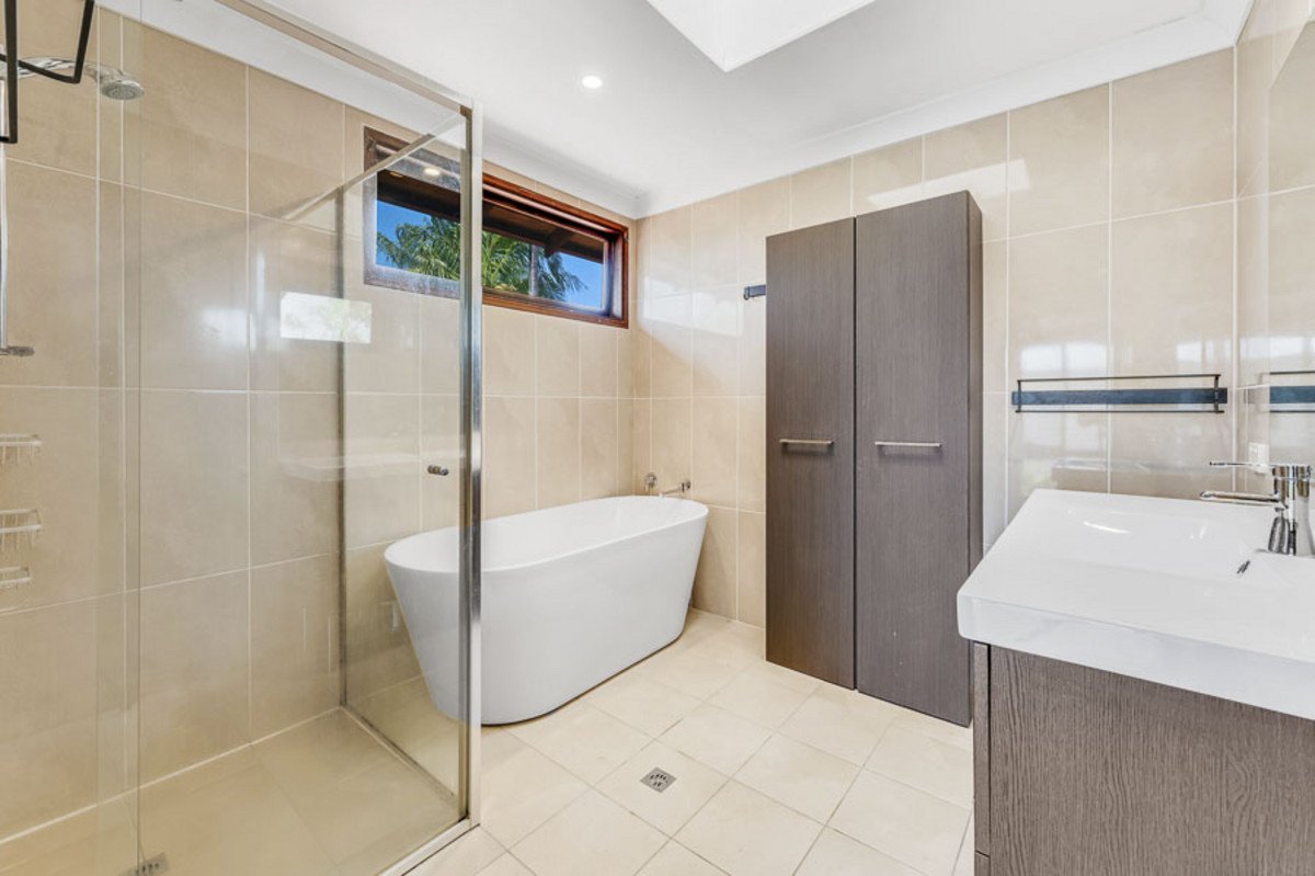 3 Hillview Parade Ashmore 14