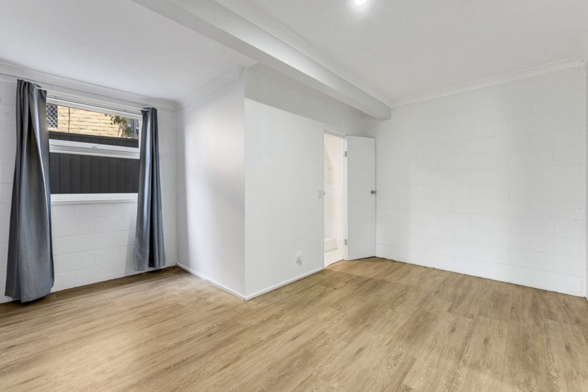 3 Hillview Parade Ashmore 16